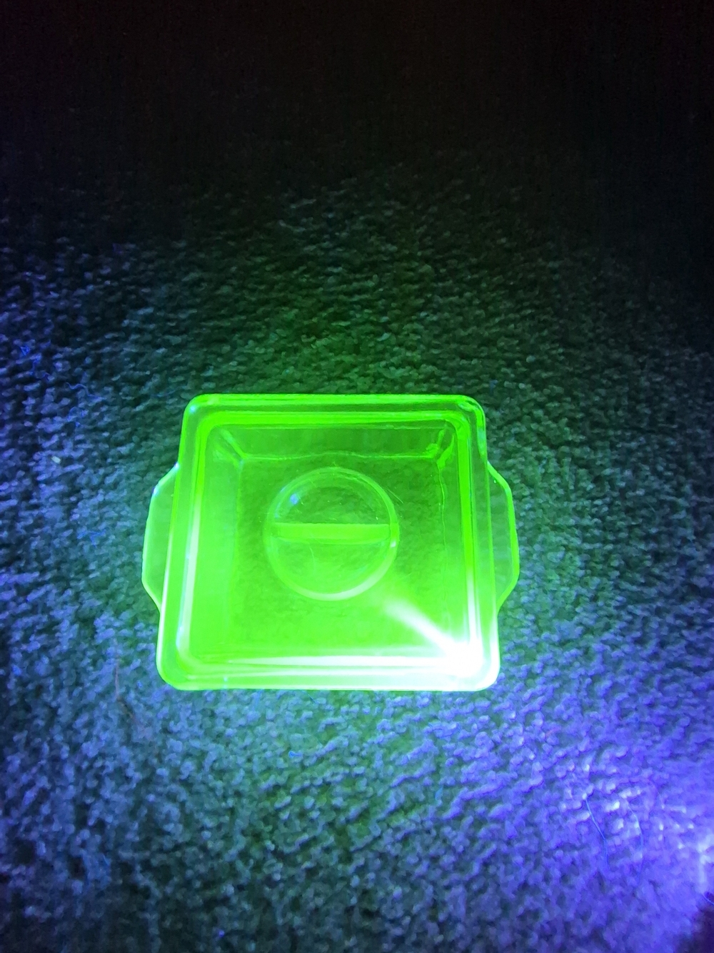 Vintage 1930s Hocking Green Uranium Glass Refrigerator Dish w Lid UV Glow